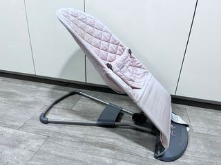 Hamaca Babybjorn con juguete