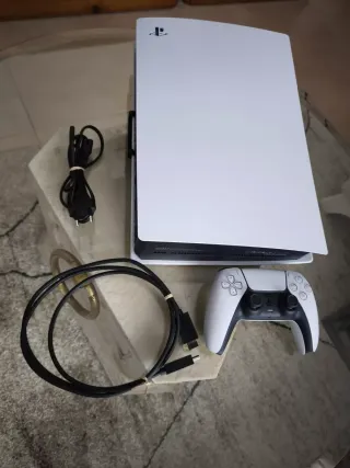 Consola PlayStation 5 con lector 825GB.