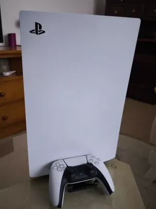 Consola PlayStation 5 con lector 825GB.