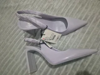 Zapatos de tacón morados Zara