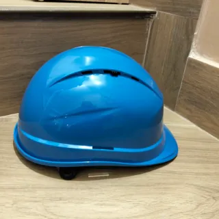 Casco de obra azul