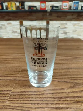 VASOS Y COPA CERVEZA BODEGA ESTRELLA GALICIA.