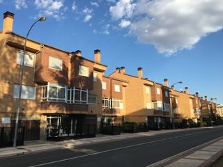 Casa con Jardín en El Limón