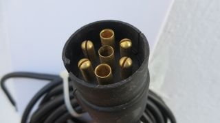 BARRA TRASERA EXTRAÍBLE LUCES REMOLQUE