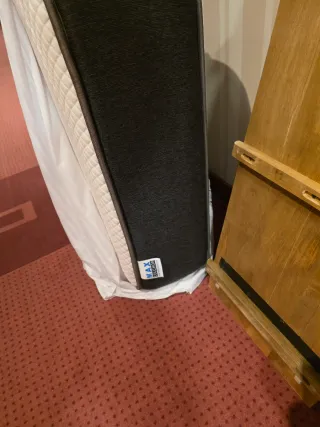 Base tapizada y colchón