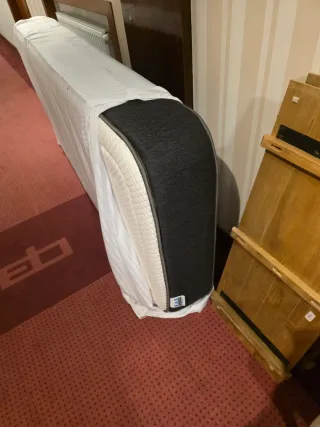 Base tapizada y colchón