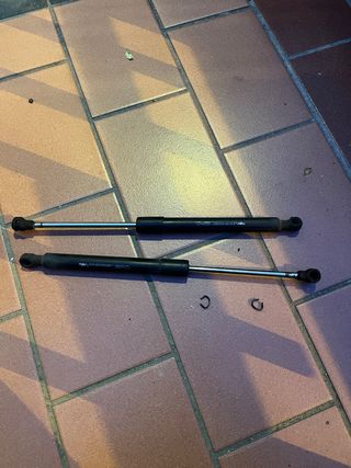 ammortizzatori portabagagli peugeot 2008