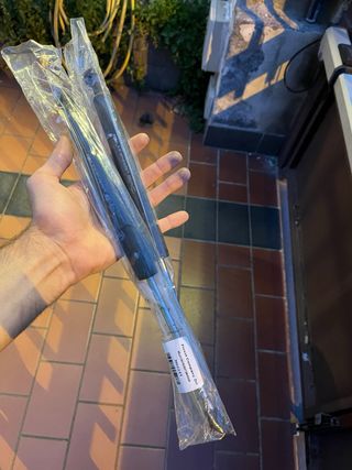 ammortizzatori portabagagli peugeot 2008