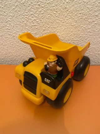 Camión Volquete Amarillo CAT Juguete
