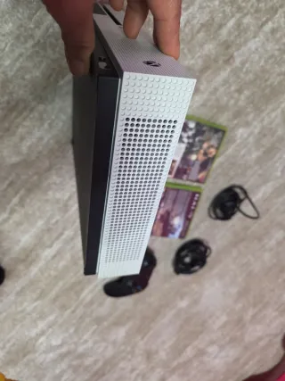 Xbox One S 500 GB Blanca + 2 Juegos,cables...