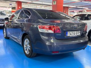 TOYOTA AVENSIS Advance 2010 220.000 km Etiqueta B