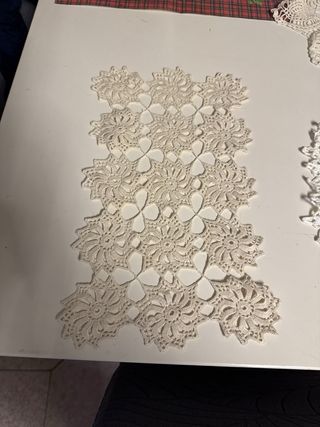 3 centrini uncinetto beige/bianco