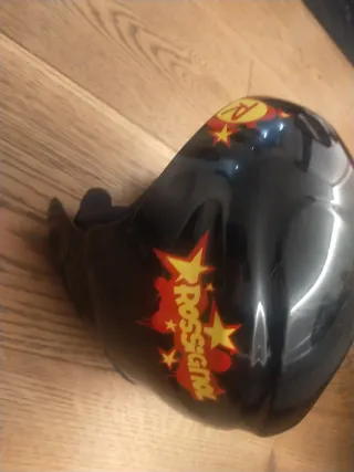 Casco y gafas de esquí