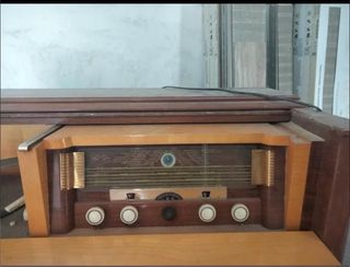 Mueble vintage radio tocadiscos