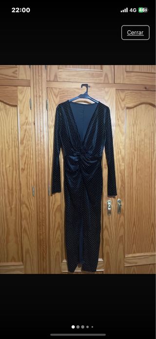Vestido de fiesta negro con pedrería
