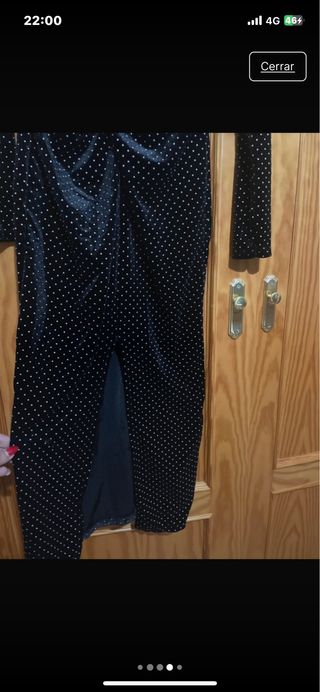 Vestido de fiesta negro con pedrería