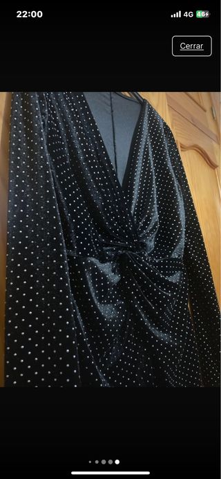 Vestido de fiesta negro con pedrería