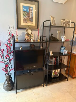 Estanterías Negras Metálicas