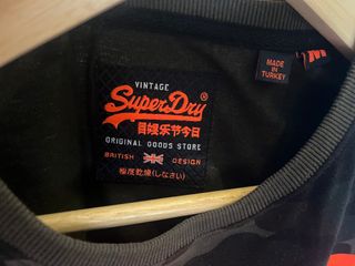 Camiseta Superdry. Talla M. SOLO CANARIAS