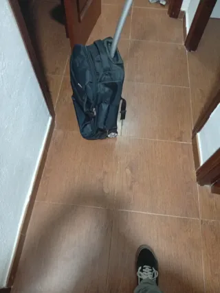 Maleta pequeña de viaje con ruedas