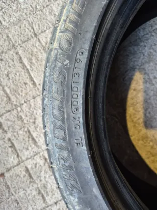 Neumático 215/45 R17