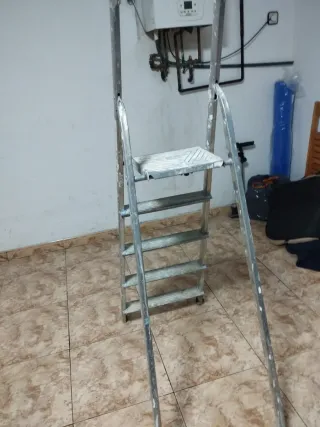 Escalera 5 peldaños aluminio