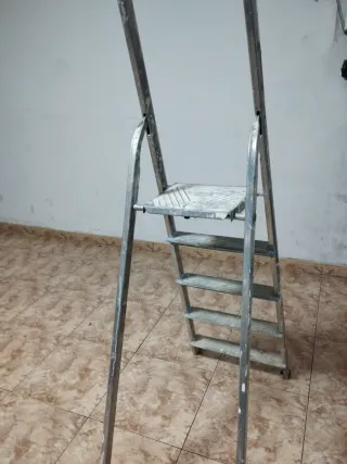 Escalera 5 peldaños aluminio