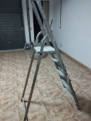 Escalera 5 peldaños aluminio