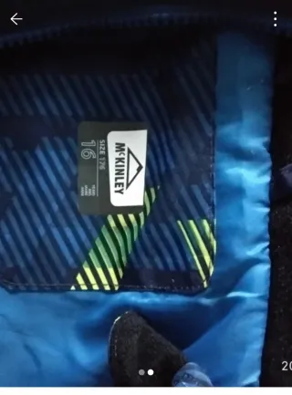 Chaqueta de esquí azul con estampado