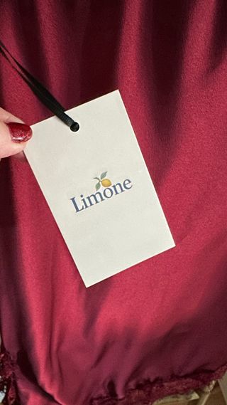 Saia assimétrica com renda