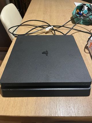 PS4 Slim 1TB + TV 35 pulgadas (opcional)