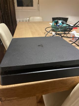 PS4 Slim 1TB + TV 35 pulgadas (opcional)