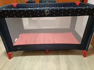 Cuna de viaje de El Corte Inglés con colchón