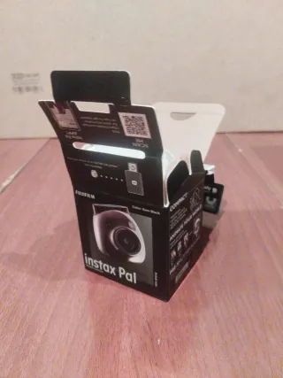 Cámara Instax Fujifilm Negra HA ESTRENAR