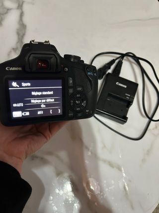 Cámara Canon EOS 2000D + Objetivo 10-18mm IS STM