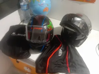Cascos de moto LS2 y otro negro