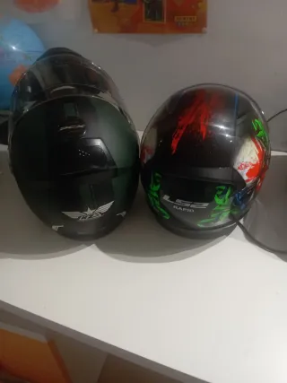 Cascos de moto LS2 y otro negro