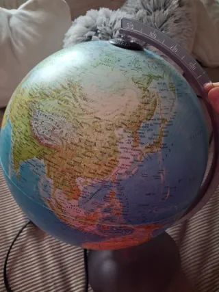 Globo Terraqueo Iluminado