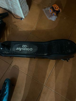 Due Monopattini Elettrici (1 Funzionante)