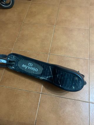 Due Monopattini Elettrici (1 Funzionante)