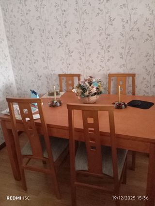 Mueble salón madera 2 sofás mesa comedor