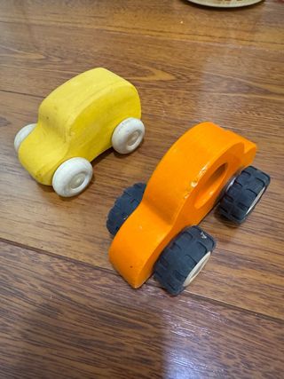 Coches de madera Montessori (2 unidades)