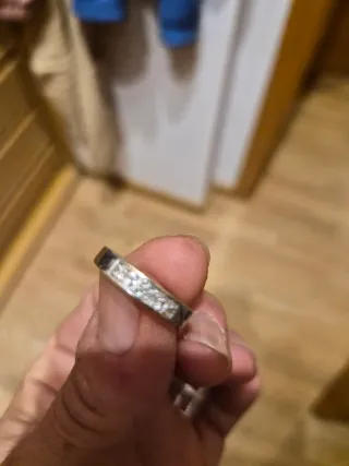 Anillo de plata con diamantes