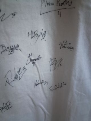 Camisola ScBraga autografada pela equipa