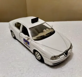 Alfa Romeo 156 taxi Bburago 1/24
