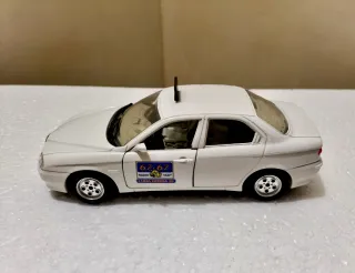 Alfa Romeo 156 taxi Bburago 1/24