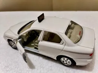 Alfa Romeo 156 taxi Bburago 1/24
