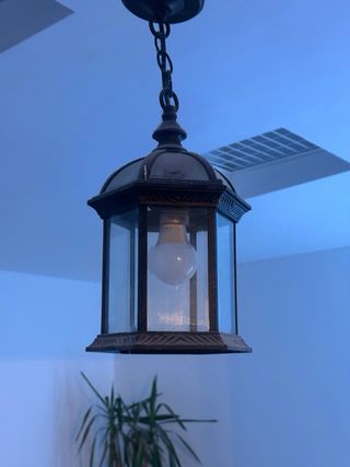 Lámpara de techo colgante de metal y cristal