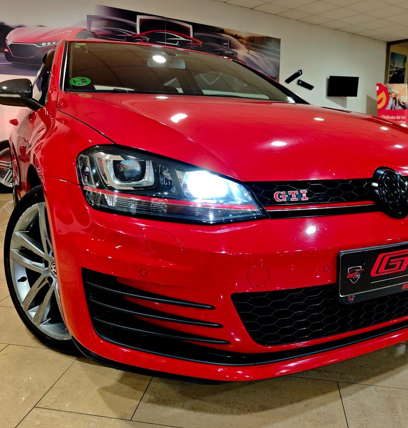 Volkswagen Golf VII 2.0 TSI GTI 3p 2014