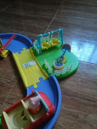 Circuito pepa pig con coche y complementos